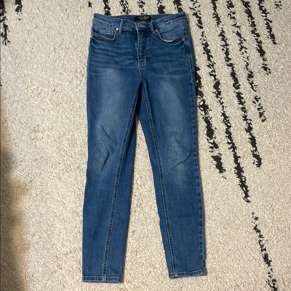 Women's Judy Blue medium wash non-distressed 7/28
